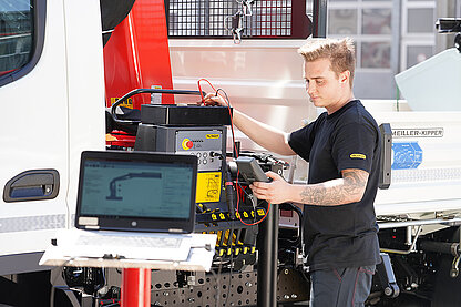 Servicearbeiten bei F.L.M. Bethenhausen Servicearbeiten bei F.L.M. Bethenhausen